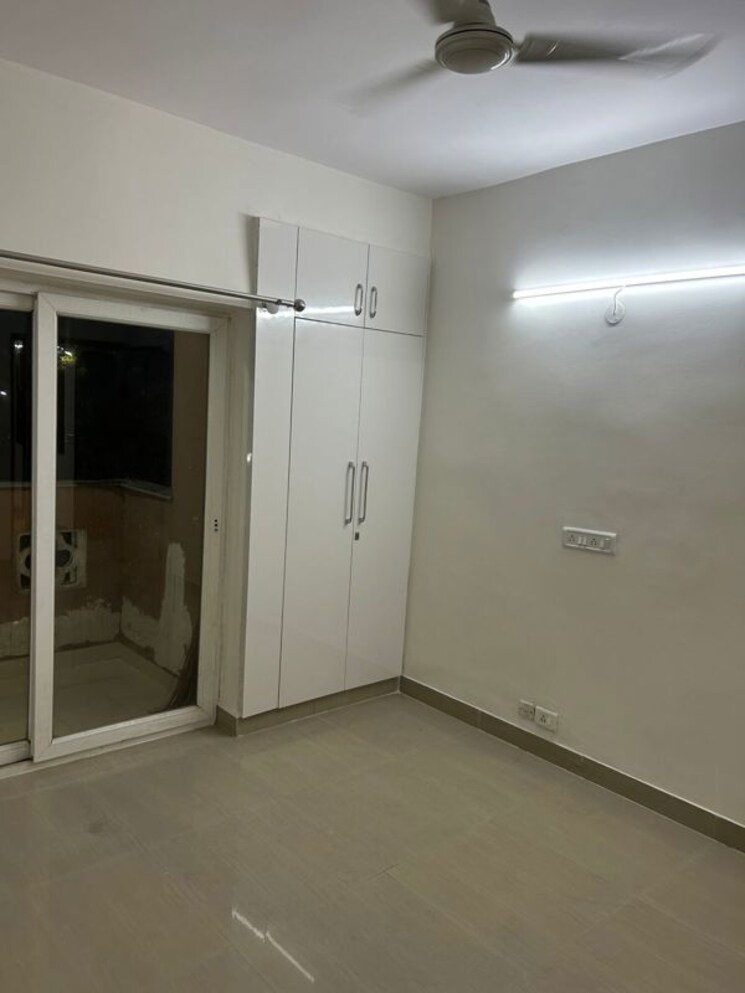 Room, jm-aroma 3 Bedroom 1850 Sq.Ft. Apartment In Sector 75 Noida 9858946