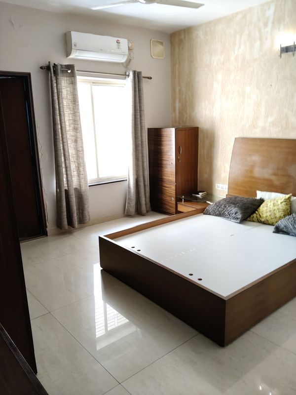 3 BHK Apartment For Rent in Sterling Brunton