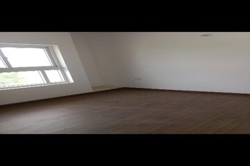 Room in 3 BHK Builder Floor at BPTP District 3, Sector 85 – for Sale