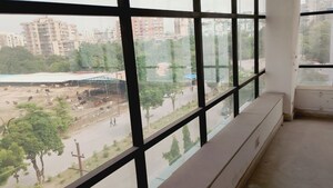  Showroom For Rent in Defence Colony