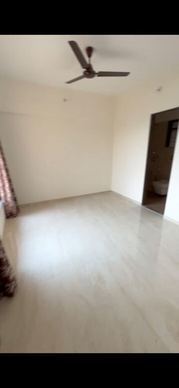Room in 2 BHK Apartment at Chaitanya Anand Lunkhod CHSL, Andheri West – for Rent