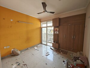 Room in 3.5 BHK Apartment at Saviour Greenisle, Sain Vihar – for Sale