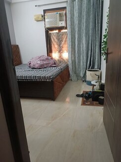 2 BHK Builder Floor For Rent in Orchid Island