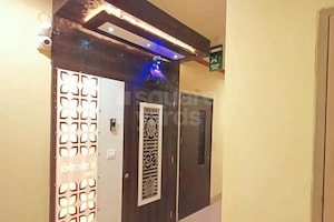 Furnished Amenities in 1.5 BHK Apartment at Shapoorji Pallonji Sarova, Kandivali East – for Sale
