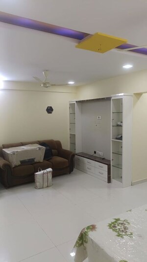 Living Room in 3 BHK Apartment at Chembur Colony – for Rent