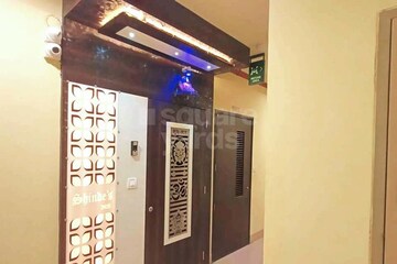 Furnished Amenities in 1.5 BHK Apartment at Shapoorji Pallonji Sarova, Kandivali East – for Sale