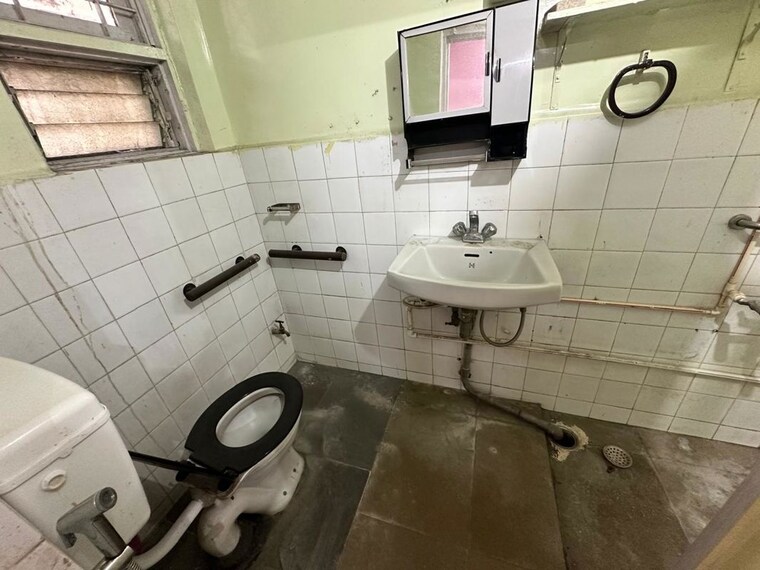 Bathroom, pushpak park 2 Bedroom 1050 Sq.Ft. Apartment In Pushpak Park Pune 9859336