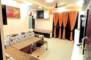 Living Room in 1.5 BHK Apartment at Shapoorji Pallonji Sarova, Kandivali East – for Sale
