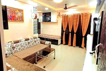 Living Room in 1.5 BHK Apartment at Shapoorji Pallonji Sarova, Kandivali East – for Sale