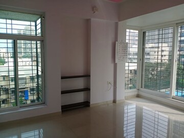 Room in 3 BHK Apartment at DLH Orchid, Andheri West – for Rent