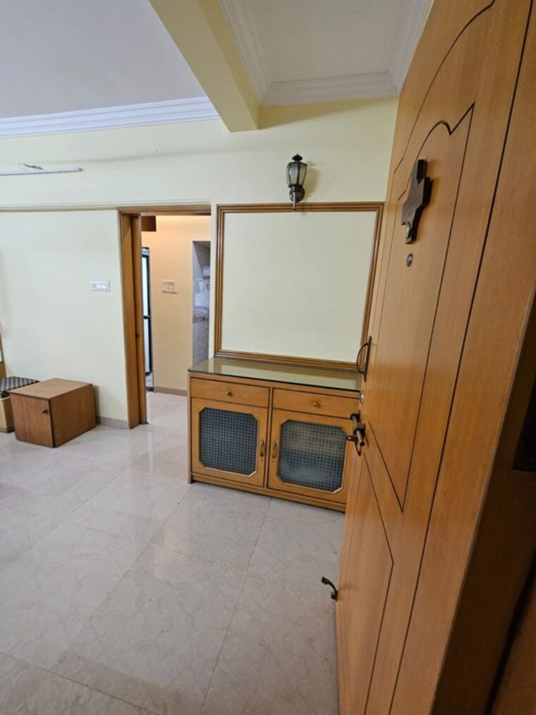 Room, seven bunglow 2 Bedroom 800 Sq.Ft. Apartment In Seven Bunglow Mumbai 9859192