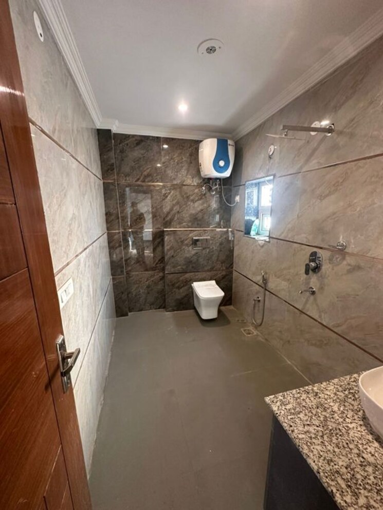 Bathroom, ansal-api-esencia 3 Bedroom 2700 Sq.Ft. Apartment In Sector 67 Gurgaon 9859769