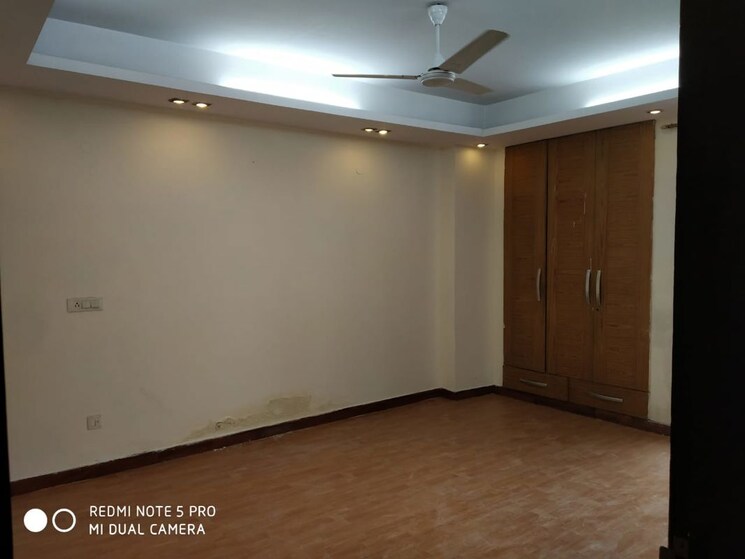 Room, lajpat nagar ii 4 Bedroom 321 Sq.Yd. Builder Floor In Lajpat Nagar ii Delhi 9859762