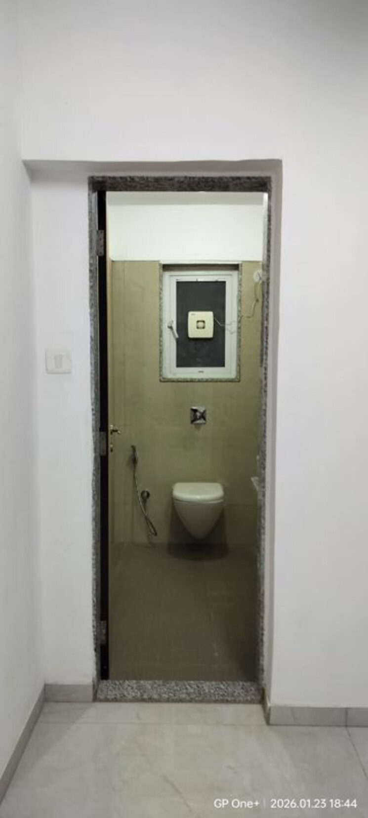 Bathroom, vaibhav-queens-park 3 Bedroom 1050 Sq.Ft. Apartment In Chembur Mumbai 9859788