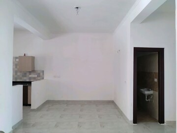 Room in 3 BHK Villa at Noida Central – for Sale