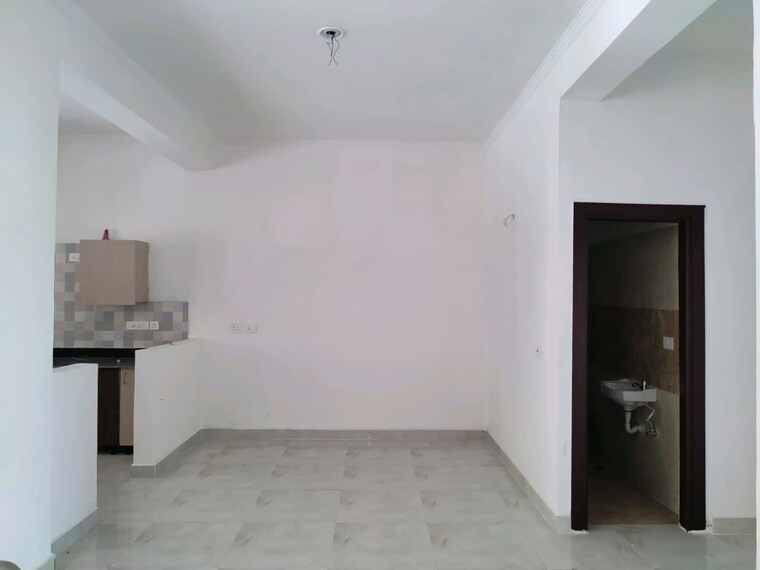 Room, noida central 3 Bedroom 2530 Sq.Ft. Villa In Noida Central Noida 9859814