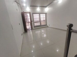 Room in 3 BHK Villa at Noida Central – for Sale
