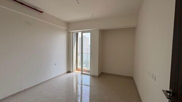Room in 2 BHK Apartment at Indiabulls One Indiabulls, Pokhran Road No Two – for Rent