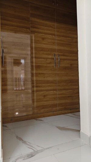 Room in 2.5 BHK Apartment at Sector 89a – for Sale