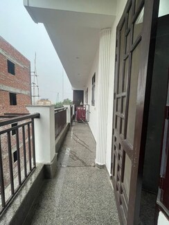 2 BHK + Servant Room Builder Floor For Rent in Chattarpur