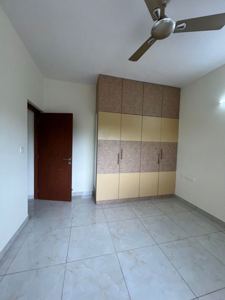 Room, prestige-park-square 3 Bedroom 1350 Sq.Ft. Apartment In Bannerghatta Road Bangalore 9859807