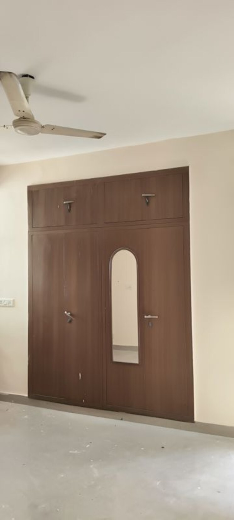 undefined, patparganj 3 Bedroom 1305 Sq.Ft. Apartment In Patparganj Delhi 9860039