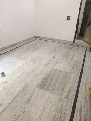 Room in 1 BHK Builder Floor at Govindpuri – for Rent