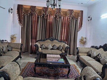 Living Room in 3 BHK Independent House at RWA Apartments Sector 52, Sector 52 – for Rent