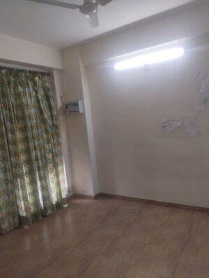 Room in 3 BHK Apartment at Auric City Homes, Sector 82 – for Rent