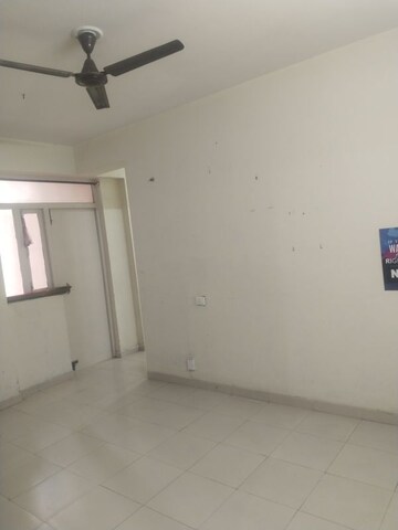 Room in 3 BHK Apartment at Auric City Homes, Sector 82 – for Rent