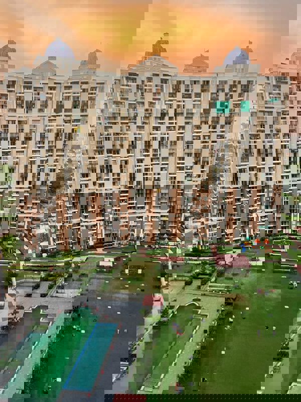 4 BHK + Servant Room Apartment For Sale in Ambika Florence Park