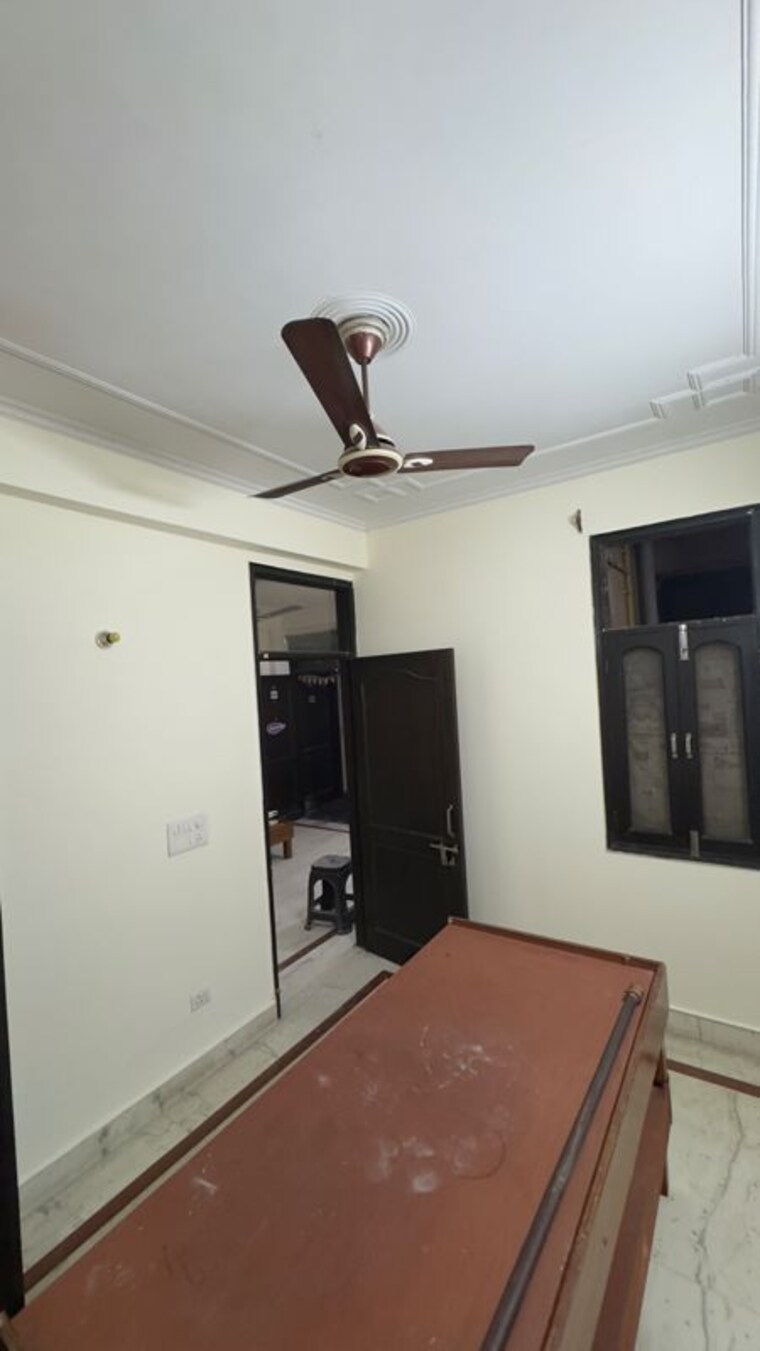 Team Area, chattarpur 1 Bedroom 450 Sq.Ft. Apartment In Chattarpur Delhi 9860121