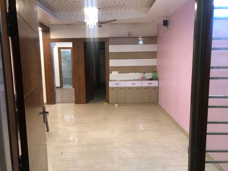 Room, shakti khand iii 3 Bedroom 900 Sq.Ft. Apartment In Shakti Khand Iii Ghaziabad 9860045