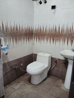 Team Area in 3 BHK Apartment at Shakti Khand Iii – for Rent