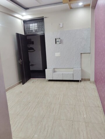 Room in 3 BHK Apartment at Shakti Khand Iii – for Rent