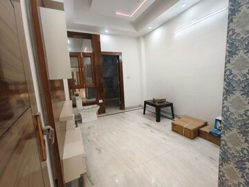 Bedroom in 3 BHK Apartment at Niti Khand I – for Rent