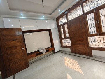 Bedroom in 3 BHK Apartment at Niti Khand I – for Rent