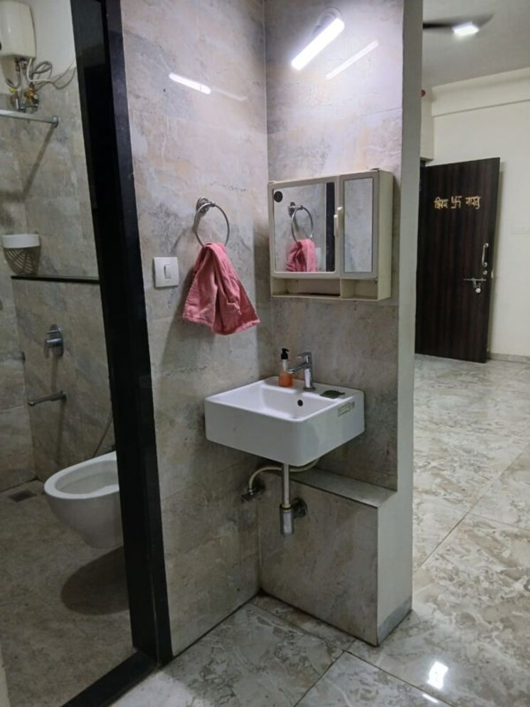 Bathroom, larkins-pride-palms 3 Bedroom 950 Sq.Ft. Apartment In Kolshet Road Thane 9860205