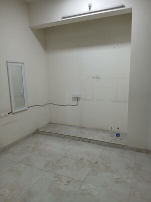 Room in 3 BHK Apartment at Larkins Pride Palms, Kolshet Road – for Sale