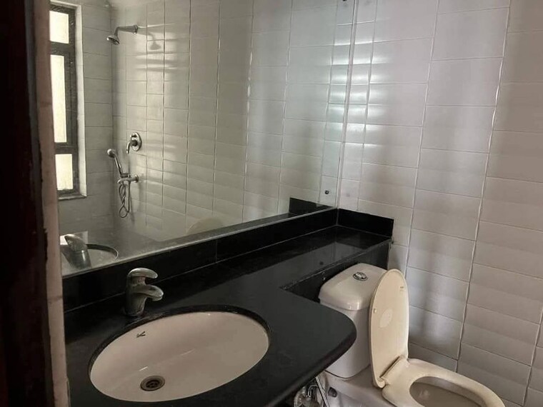 Bathroom, unitech-fresco 3 Bedroom 1885 Sq.Ft. Apartment In Sector 50 Gurgaon 9860365