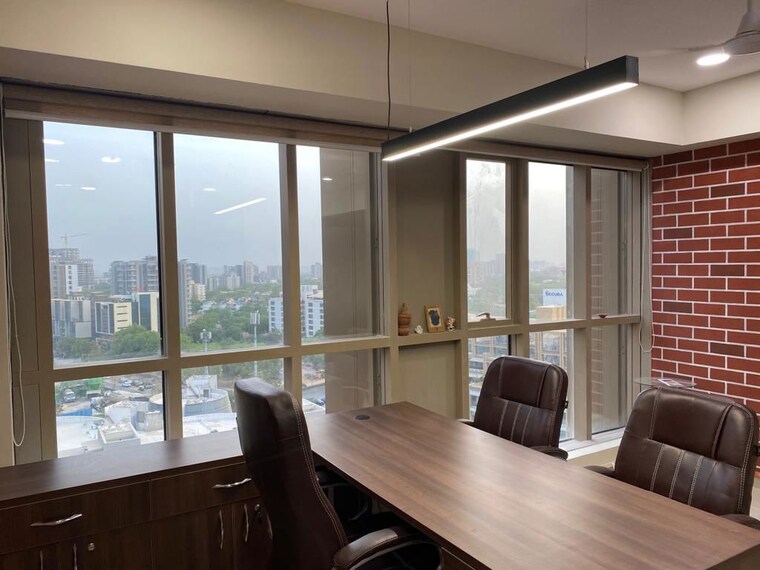  Parking, shilp-epitome Commercial Office Space 822 Sq.Ft. In Bodakdev Ahmedabad 9860354