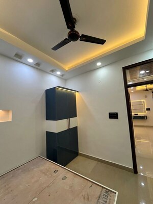 Team Area in 3 BHK Apartment at Shakti Khand Iii – for Rent