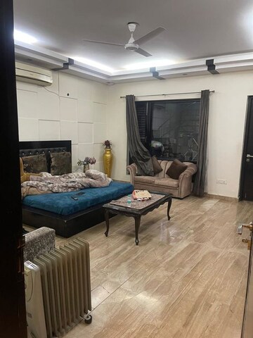 Bedroom in 3 BHK Builder Floor at BPTP Green Oaks, Sector 70a – for Sale