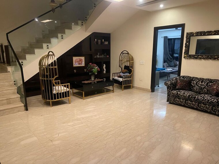 Gym, bptp-green-oaks 3 Bedroom 1650 Sq.Ft. Builder Floor In Sector 70a Gurgaon 9860516