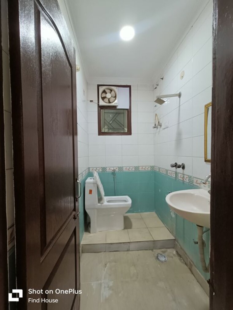 Bathroom, bhavishyanidhi enclave 2 Bedroom 925 Sq.Ft. Builder Floor In Bhavishyanidhi Enclave Delhi 9860505