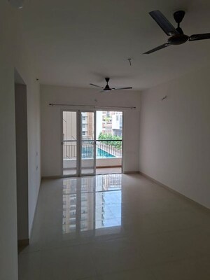 Room in 2 BHK Apartment at K Raheja Sterling, Mohammadwadi – for Rent