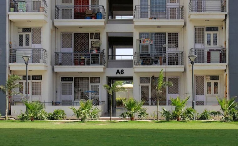 Exterior View, tulip-white 3 Bedroom 1326 Sq.Ft. Apartment In Sector 69 Gurgaon 9860546