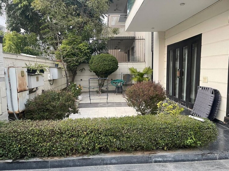 Garden, anant-raj-ashok-estate 3 Bedroom 1650 Sq.Ft. Builder Floor In Sector 63a Gurgaon 9860559