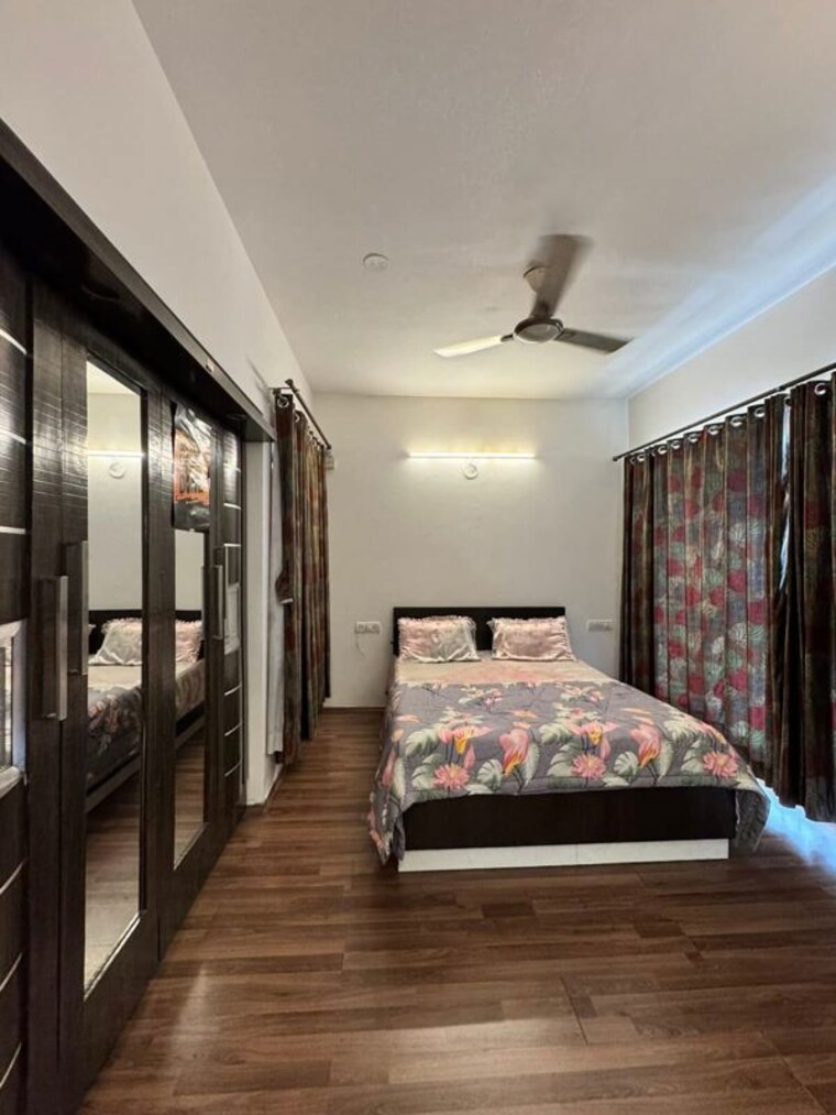 Bedroom, lodha-splendora 2.5 Bedroom 838 Sq.Ft. Apartment In Ghodbunder Road Thane 9860643