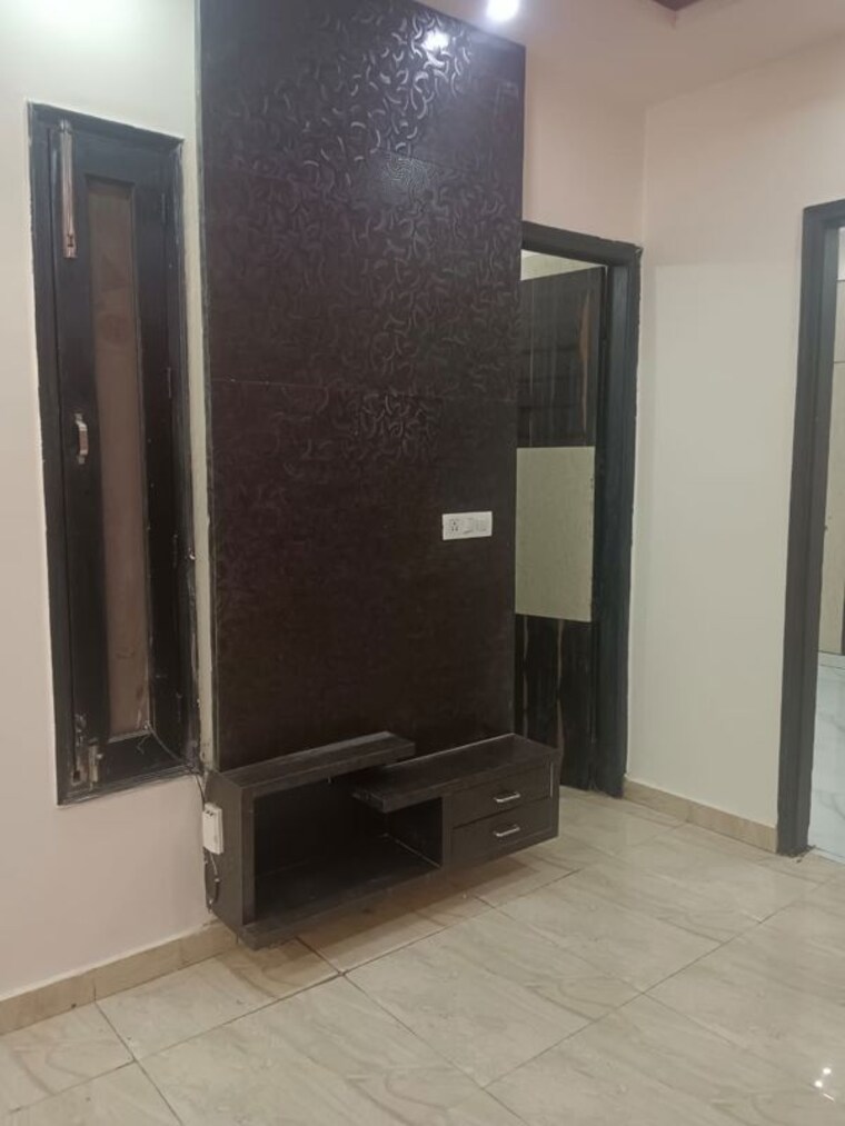 Room, shakti khand iii 2 Bedroom 900 Sq.Ft. Apartment In Shakti Khand Iii Ghaziabad 9860653